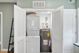 309 Adams St, Unit 3 in Boston, MA - Building Photo - Building Photo