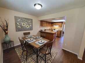 7 W Mohawk Dr, Unit Carefree in Phoenix, AZ - Foto de edificio - Building Photo