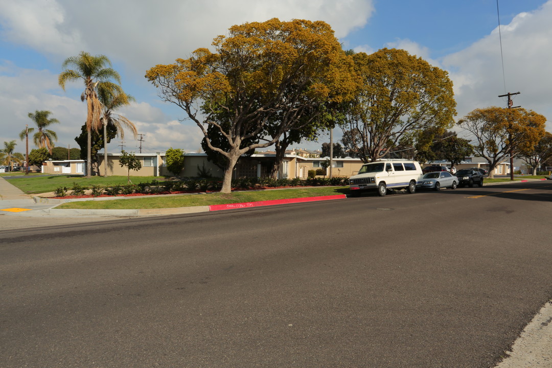 Villas Del Mar in Chula Vista, CA - Building Photo