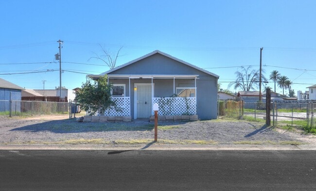 137 E Ash Ave in Casa Grande, AZ - Building Photo - Building Photo