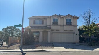 8233 Ruby Heights Ave in Las Vegas, NV - Building Photo