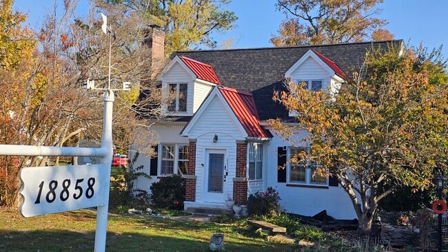 18858 McKays Beach Rd in Leonardtown, MD - Foto de edificio - Building Photo