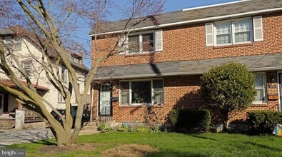 203 E Rosedale Ave in West Chester, PA - Building Photo - Building Photo