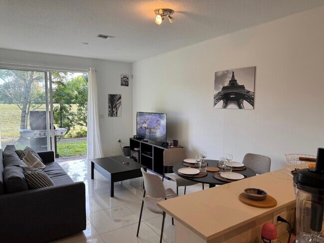 3596 NW 13th St in Lauderhill, FL - Building Photo - Building Photo