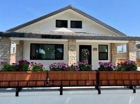 9528 1/2 Redfern Ave in Inglewood, CA - Building Photo