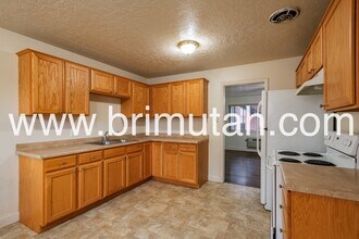 2241 E Laney Ave in Holladay, UT - Building Photo - Building Photo