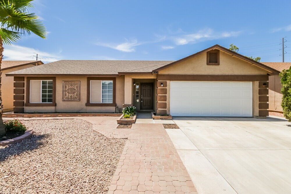 996 S Wanda Dr in Gilbert, AZ - Building Photo