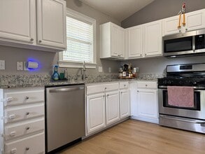 1290 Monterey Dr in Sumter, SC - Building Photo - Building Photo