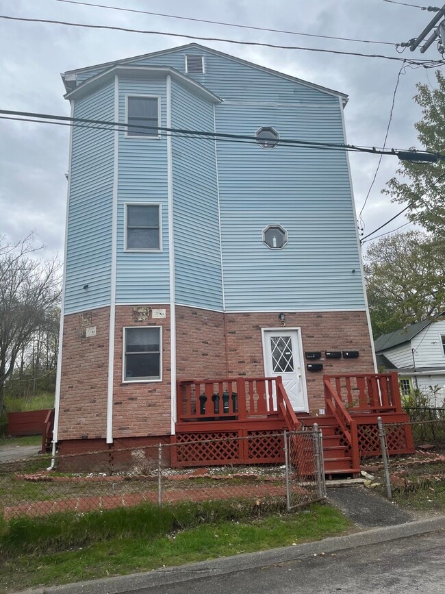 5 Webster Pl