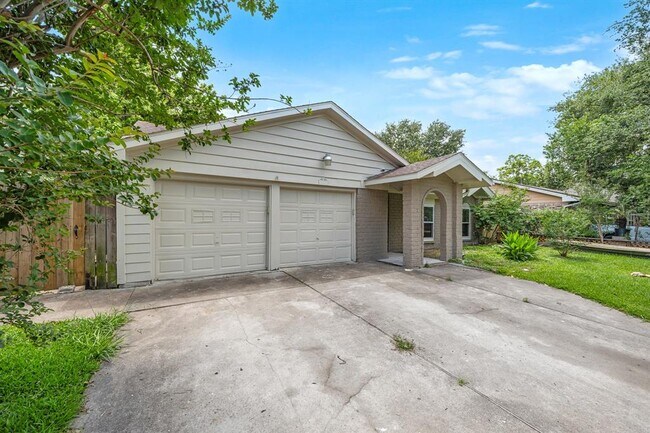 11307 Langdon Ln in Houston, TX - Foto de edificio - Building Photo