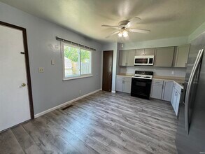 4208 Spring Valley Rd in Evansville, IN - Building Photo - Building Photo