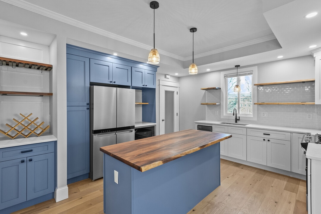 20 Summer St, Unit 1 in Newport, RI - Building Photo
