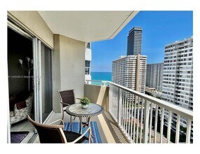 1965 S Ocean Dr, Unit 18 in Hallandale Beach, FL - Building Photo - Building Photo