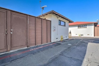 207 Del Mar Ave in Chula Vista, CA - Building Photo - Building Photo