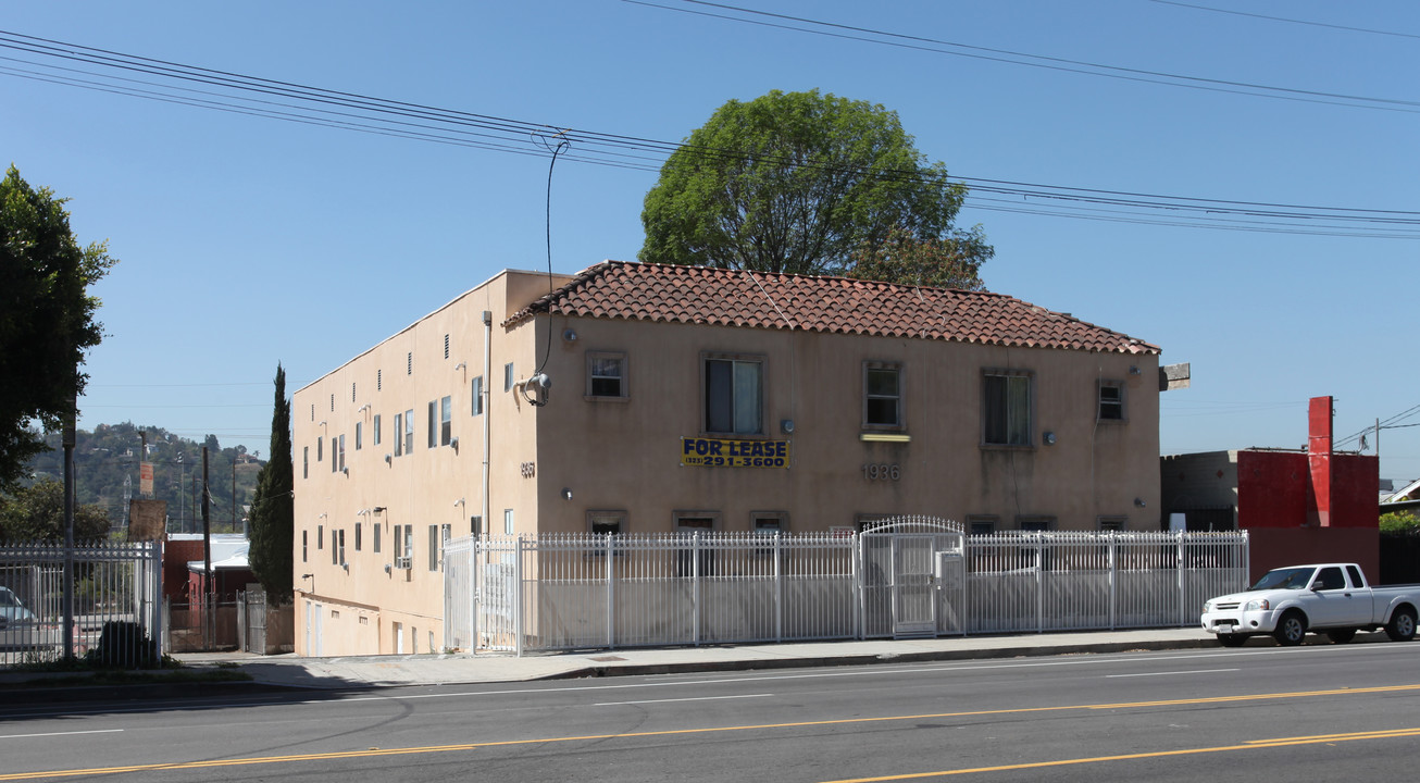 1936 Cypress Ave in Los Angeles, CA - Building Photo