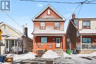 82 Howick Ave in Toronto, ON - Building Photo