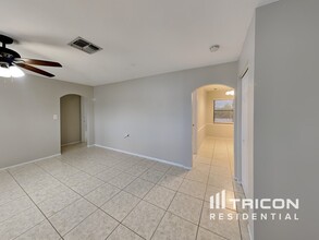 9413 Barnstead Ln in Port Richey, FL - Building Photo - Building Photo