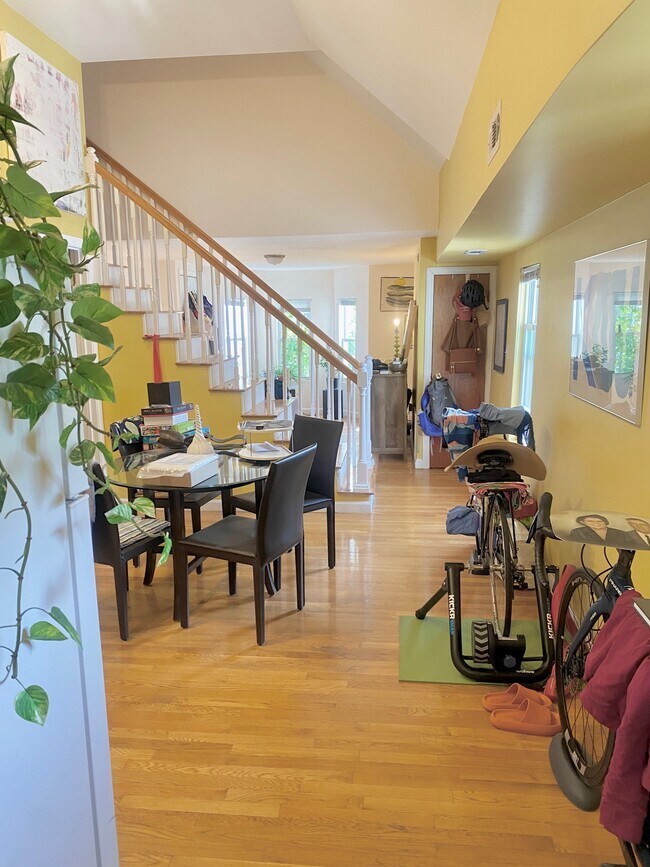 70 5th St, Unit 2 in Cambridge, MA - Building Photo - Building Photo