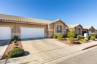 193 Crown Imperial St in Henderson, NV - Building Photo - Building Photo