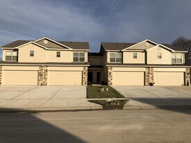 19511 Mulberry Ln in Smithville, MO - Building Photo