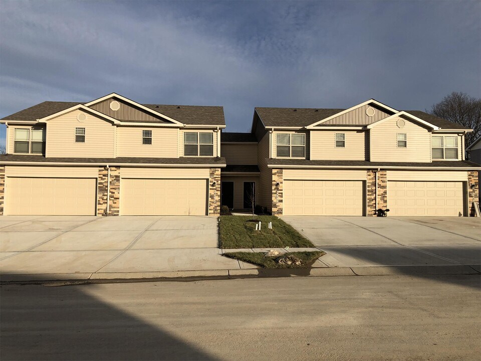 19511 Mulberry Ln in Smithville, MO - Building Photo