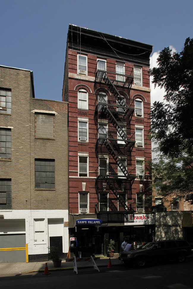 231 Thompson St in New York, NY - Foto de edificio - Building Photo