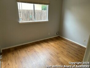 5514 Lochmoor in San Antonio, TX - Building Photo - Building Photo