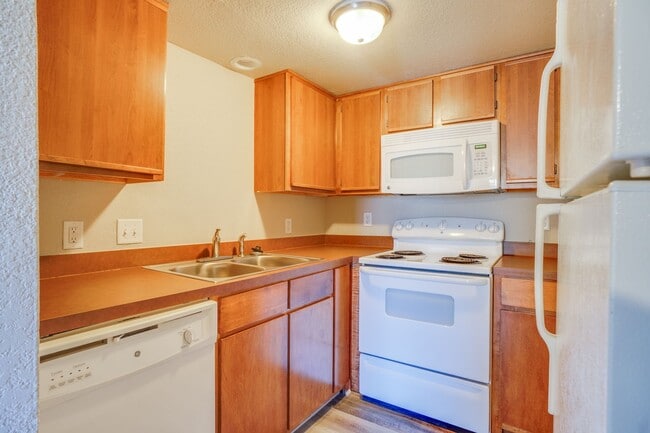 Forrest Brook Apartments and Townhomes in Fort Smith, AR - Foto de edificio - Building Photo