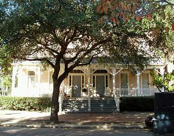 222 W Bolton St in Savannah, GA - Building Photo