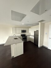 695 Hamilton St in Franklin Township, NJ - Foto de edificio - Building Photo