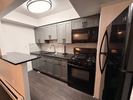 1902 Barnes Ave, Unit 3 in Bronx, NY - Building Photo