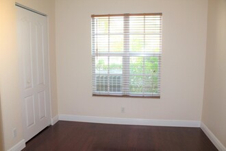 530 S Federal Hwy-Unit -11 in Lake Worth, FL - Foto de edificio - Building Photo