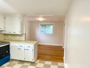 640 Lagrange St in Boston, MA - Building Photo - Building Photo
