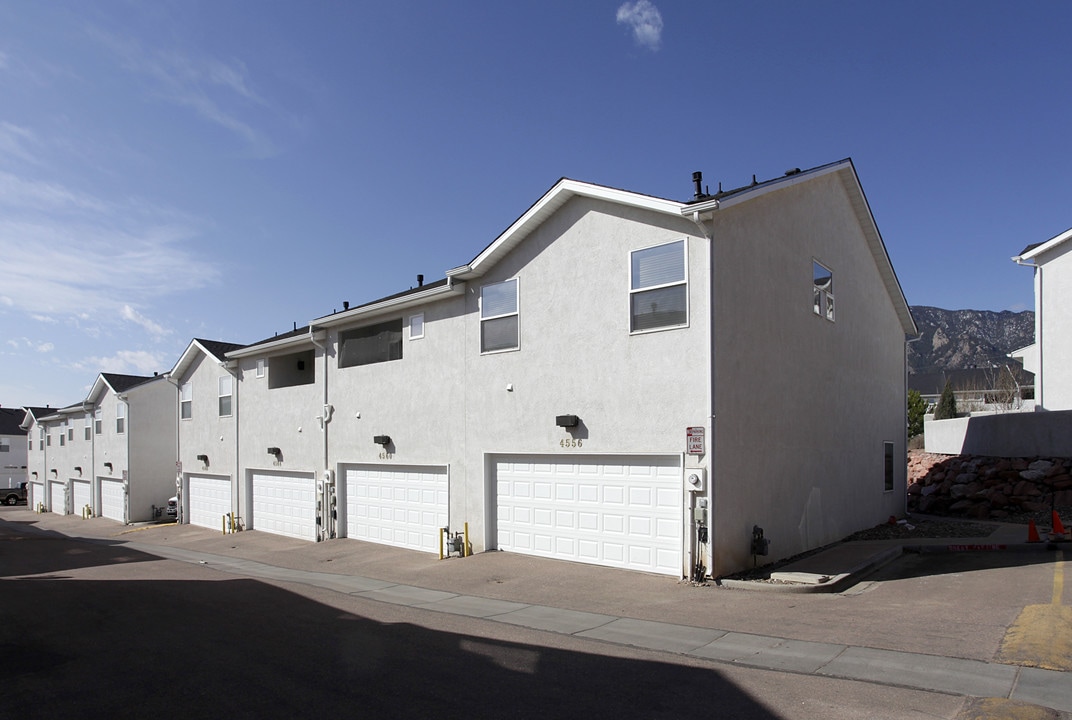 Cheyenne Mountain Townhomes in Colorado Springs, CO - Foto de edificio