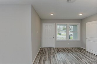 5635 Belarbor St in Houston, TX - Building Photo - Building Photo