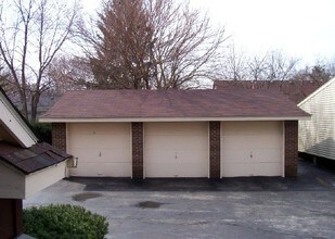 2306 Rockspring Rd in Toledo, OH - Building Photo - Other