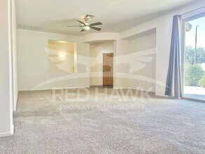 852 E Runaway Bay Pl in Chandler, AZ - Building Photo - Building Photo