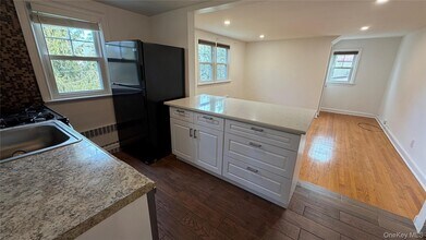 2 Wyman St in Rye Brook, NY - Building Photo - Building Photo