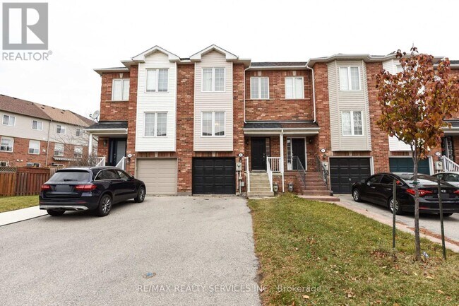 16 Wilmont Ct in Brampton, ON - Building Photo - Building Photo