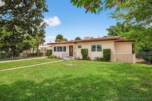 283 Imperial Ln in Lauderdale-by-the-Sea, FL - Building Photo