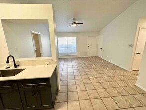 2212 Fuzz Fairway in Austin, TX - Building Photo - Building Photo