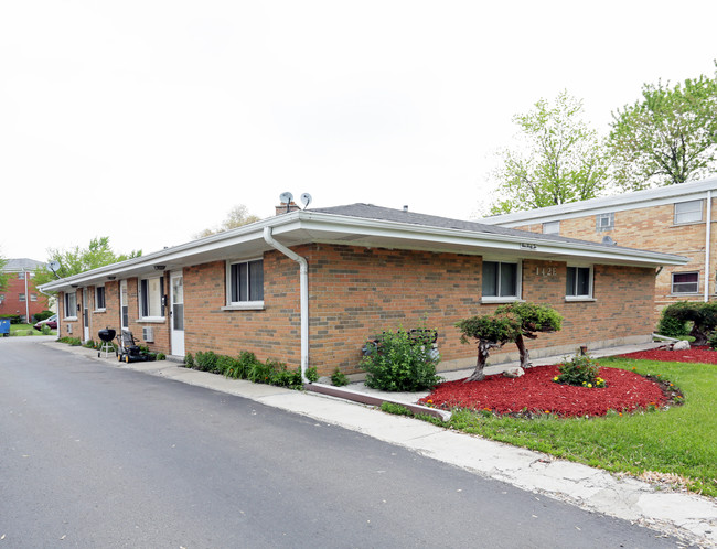 142 E Lorraine Ave in Addison, IL - Foto de edificio - Building Photo