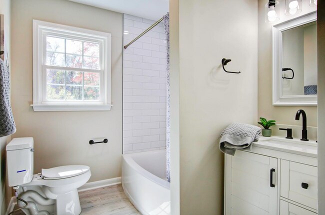 property at 4523 W Montague Ave