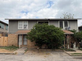 1210 Southport Dr in Austin, TX - Building Photo