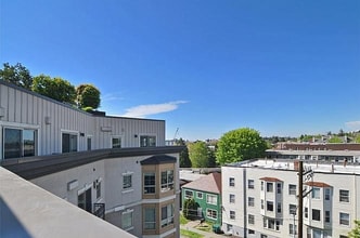 1125 E Olive St in Seattle, WA - Building Photo - Building Photo