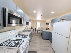 125 Riverview Ct in Secaucus, NJ - Building Photo - Building Photo