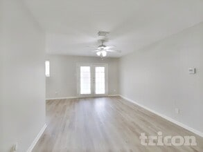 6422 French Chateau Dr in Houston, TX - Building Photo - Building Photo