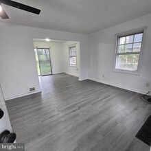 21676 N Essex Dr in Lexington Park, MD - Building Photo - Building Photo
