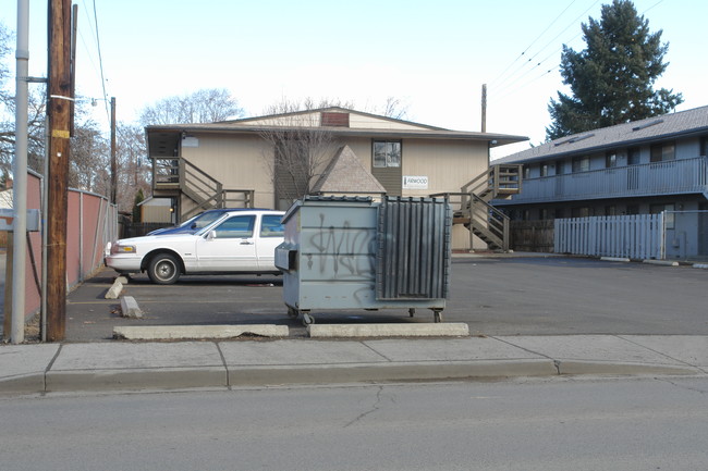 1213 S 16th Ave in Yakima, WA - Building Photo - Building Photo