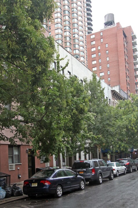 321 East 78th Street in New York, NY - Foto de edificio